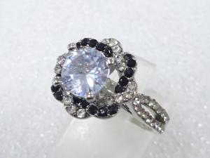 クリスタル　指輪(11号)